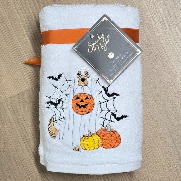 NWT Spooky Night Halloween Hand Towels - Set of 2 - Picture 1 of 2